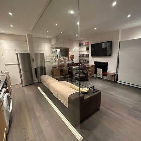 Large Studio Flat In Kensington Londýn Exteriér fotografie