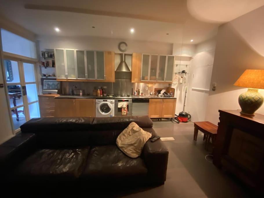 Large Studio Flat In Kensington Londýn Exteriér fotografie
