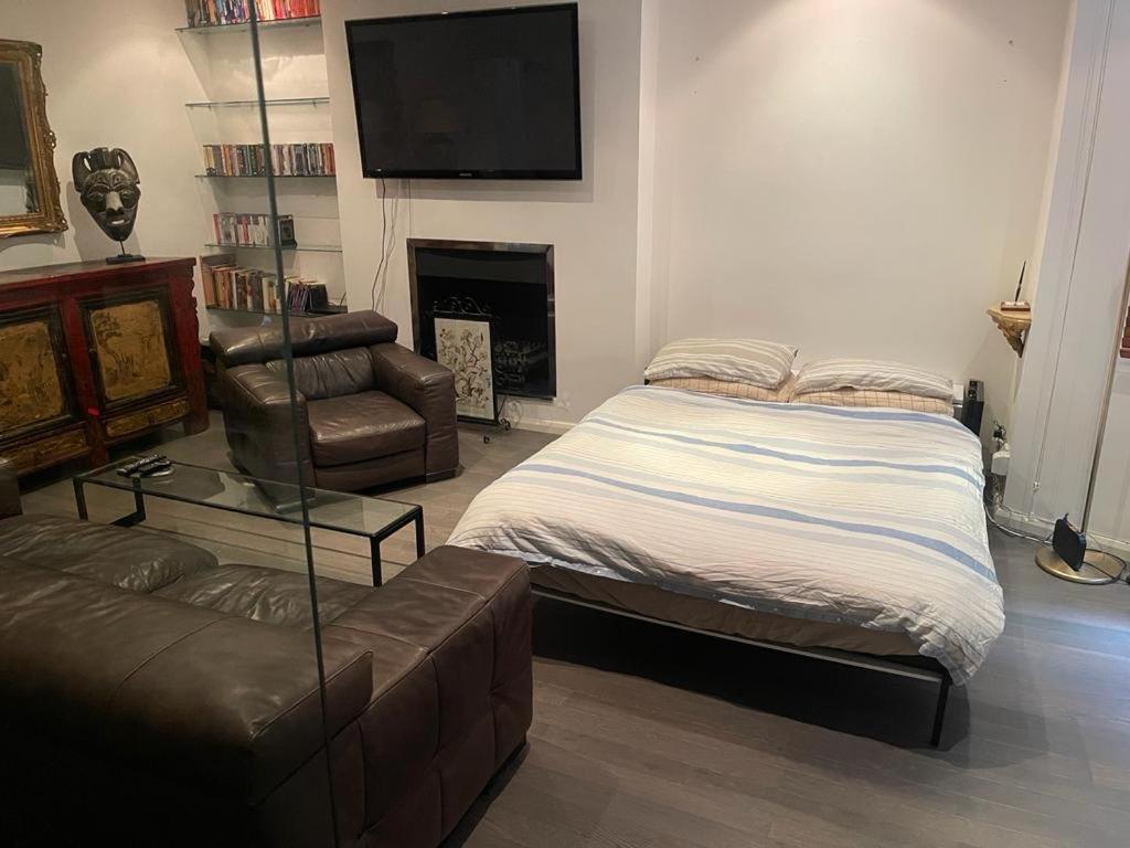 Large Studio Flat In Kensington Londýn Exteriér fotografie