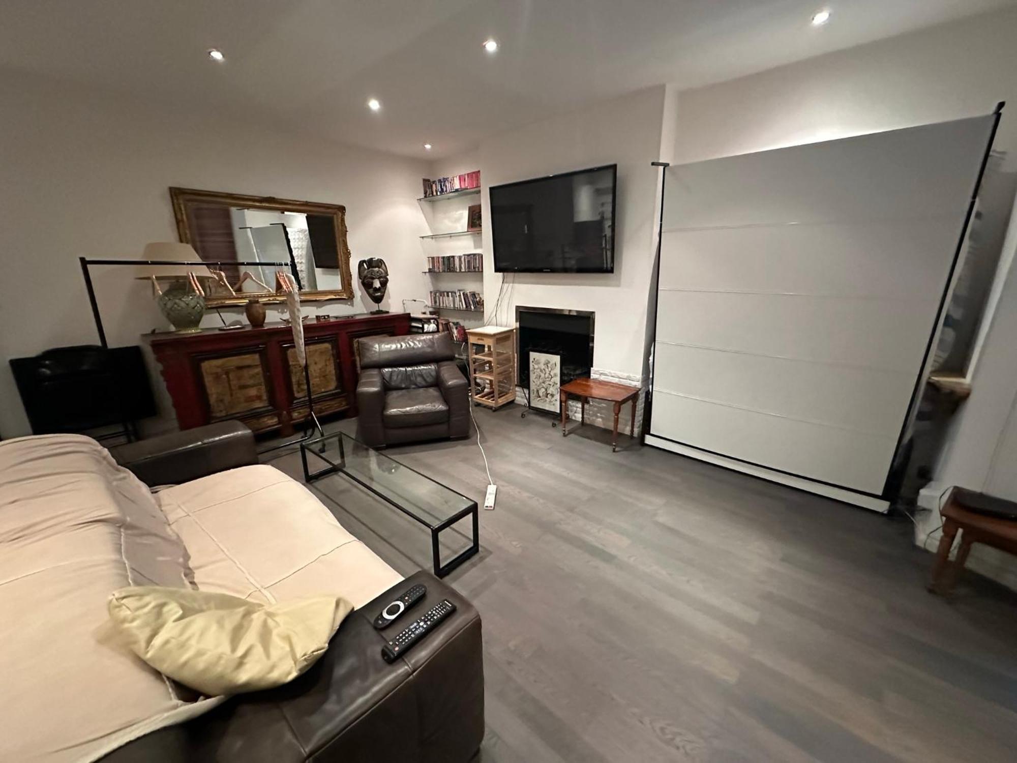 Large Studio Flat In Kensington Londýn Exteriér fotografie